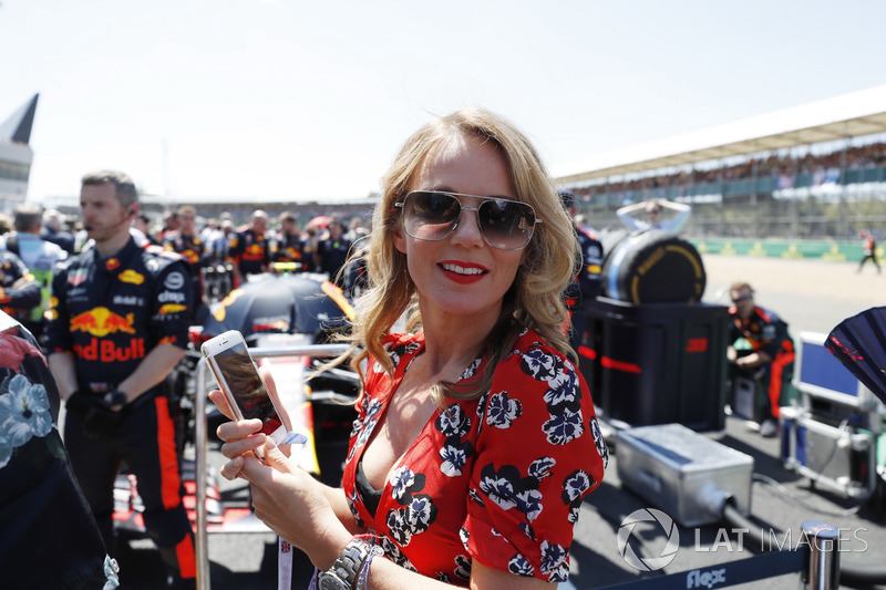 Гран При Великобритании: певица Spice Girls и жена руководителя Red Bull Racing Джери Хорнер