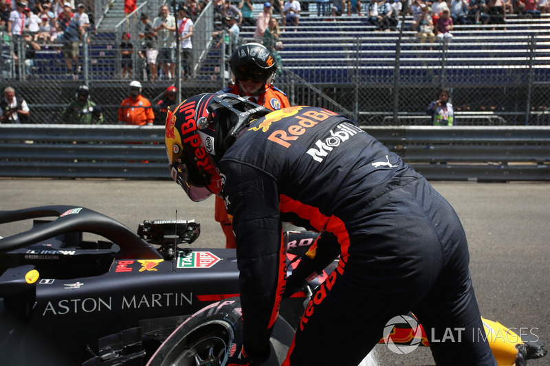 La voiture endommagée de Max Verstappen, Red Bull Racing RB14