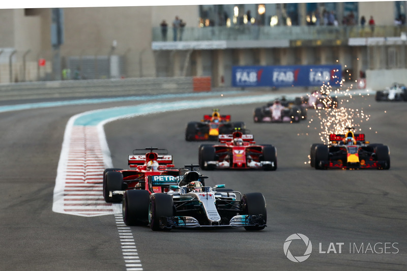 Lewis Hamilton, Mercedes AMG F1 W08 leads Sebastian Vettel, Ferrari SF70H, Daniel Ricciardo, Red Bull Racing RB13, Kimi Raikkonen, Ferrari SF70H and Daniel Ricciardo, Red Bull Racing RB13