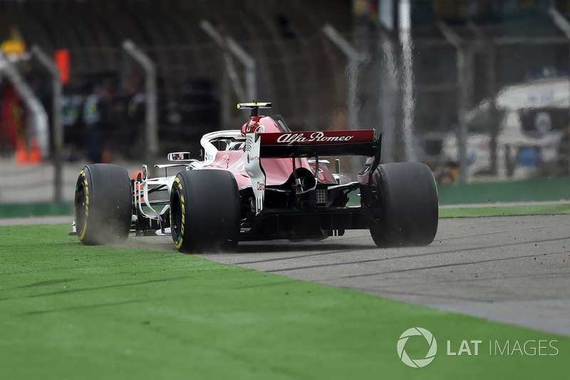 Charles Leclerc, Sauber C37, va largo