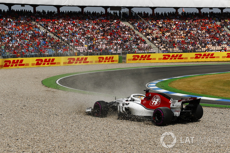 Marcus Ericsson, Sauber C37, melebar ke jebakan kerikil
