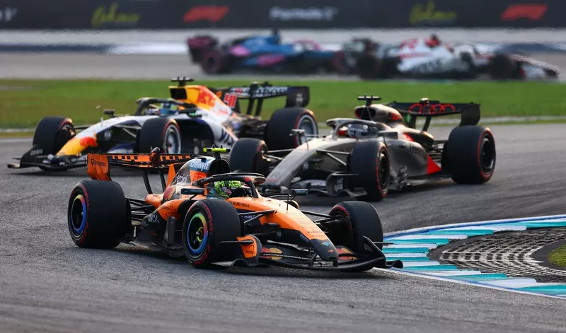 Nico Hülkenberg, Audi F1 Team, Arvid Lindblad, Racing Bulls, Lando Norris, McLaren