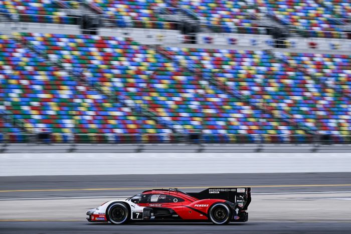 #7 Porsche Penske Motorsport Porsche 963: Felipe Nasr, Julien Andlauer, Laurin Heinrich