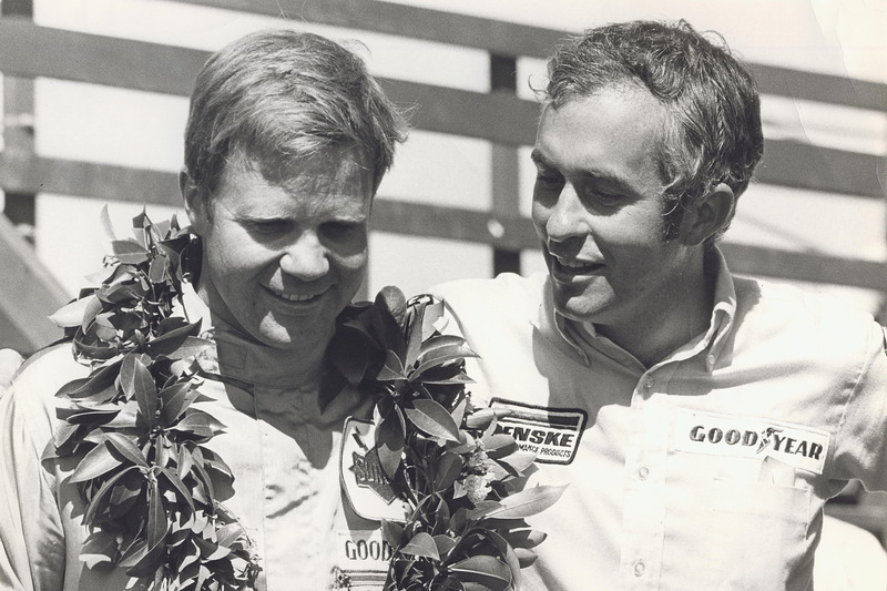 1. Mark Donohue, Penske Racing, mit Roger Penske