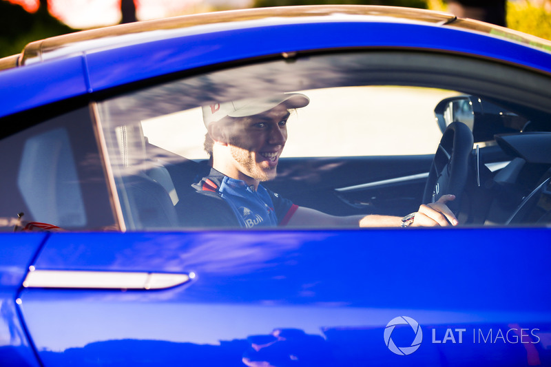 Pierre Gasly, Toro Rosso in a Honda NSX