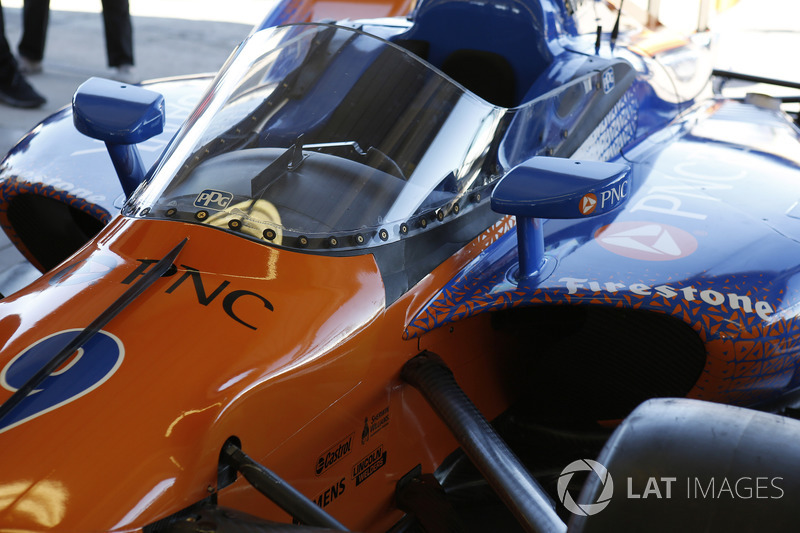 Scott Dixon, Chip Ganassi Racing Honda tests the aeroscreen