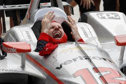 Race winner Will Power, Team Penske Chevrolet