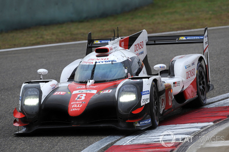 #8 Toyota Gazoo Racing Toyota TS050-Hybrid: Sebastien Buemi, Anthony Davidson, Kazuki Nakajima