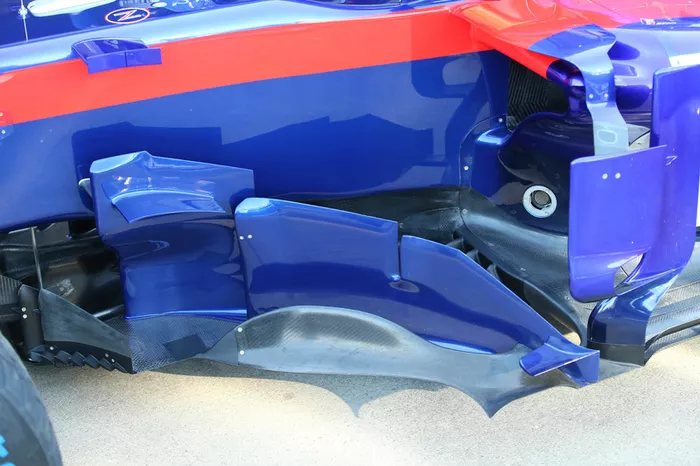 Bargeboards del Toro Rosso STR13