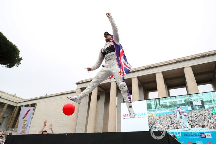 Ganador de la carrera Sam Bird, DS Virgin Racing