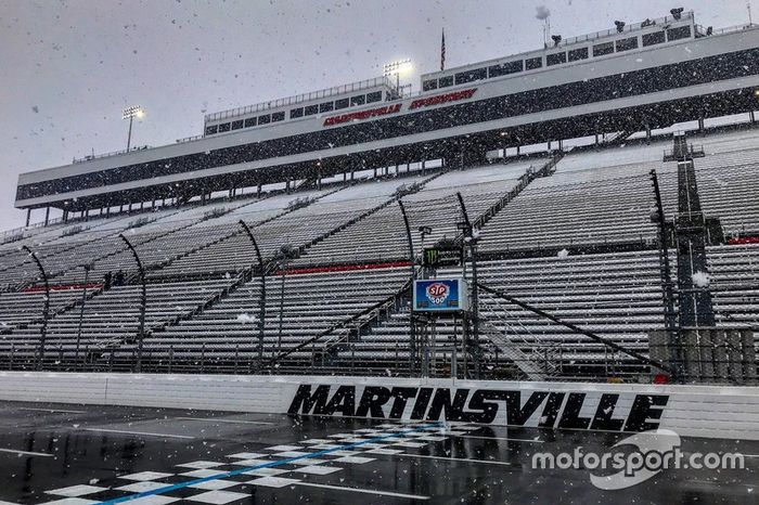 Nieve sobre el Martinsville Speedway