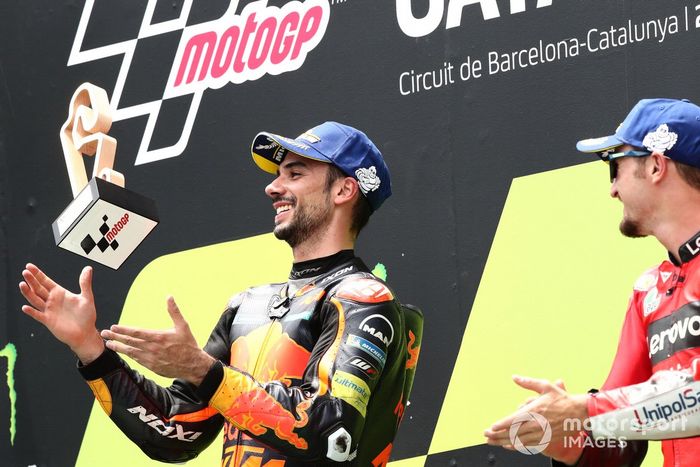 Podio: ganador de la carrera Miguel Oliveira, Red Bull KTM Factory Racing