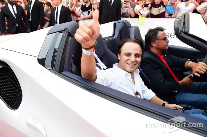 Massa começou a correr de kart em 1989 e competiu no Brasil até 1999, quando foi campeão nacional de Fórmula Chevrolet. O passo seguinte, naturalmente, foi a Europa.