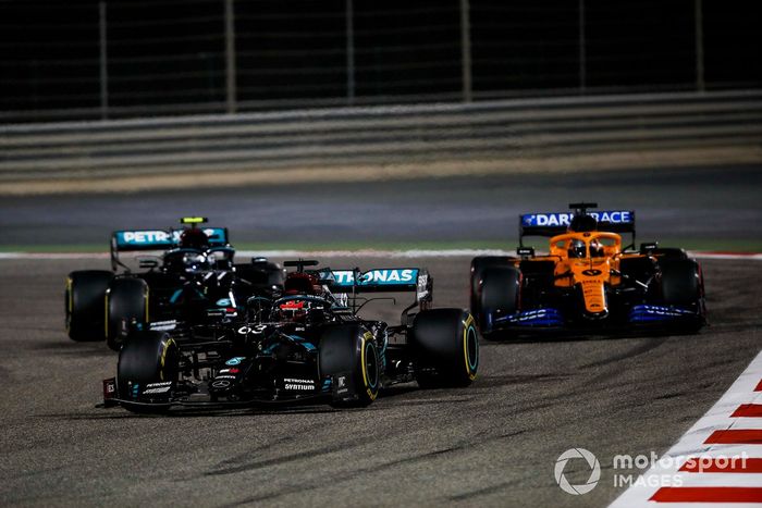 George Russell, Mercedes F1 W11, Carlos Sainz Jr., McLaren MCL35, Valtteri Bottas, Mercedes F1 W11