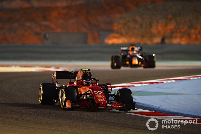 Carlos Sainz Jr., Ferrari SF21, Max Verstappen, Red Bull Racing RB16B