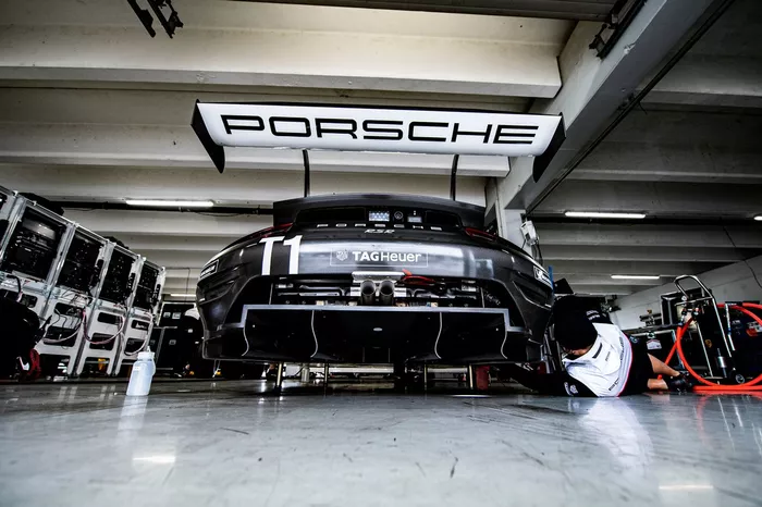 Porsche 911 RSR