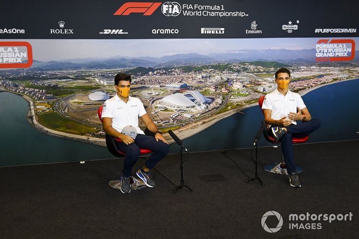 Carlos Sainz Jr., McLaren y Lando Norris, McLaren en la conferencia de prensa