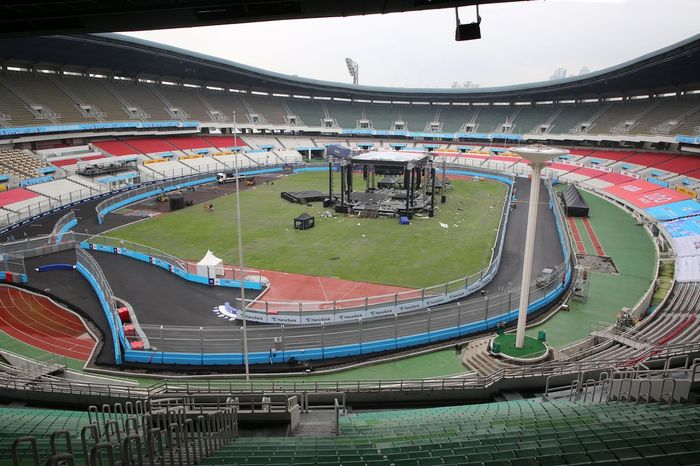 La pista dentro del estadio