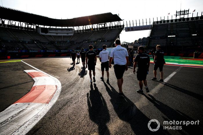 Lance Stroll, Aston Martin recorre la pista 