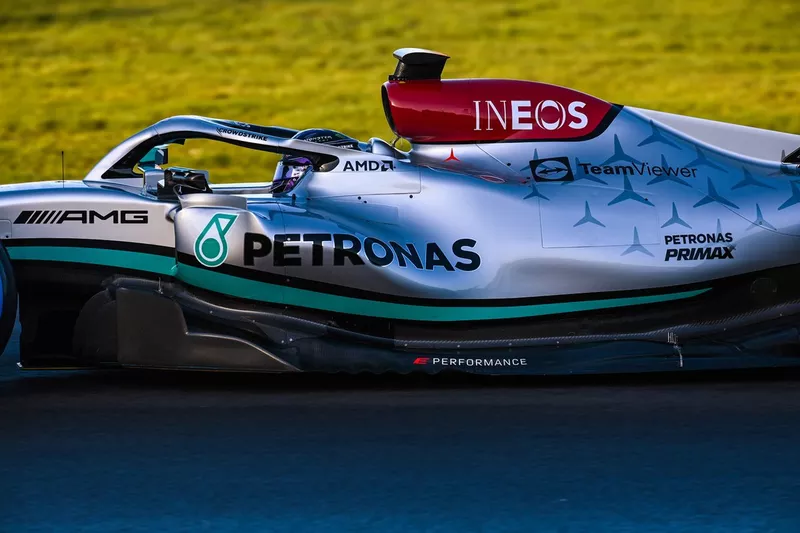 Lewis Hamilton, Mercedes W13
