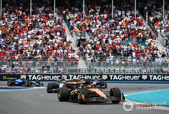 Oscar Piastri, McLaren, George Russell, Mercedes