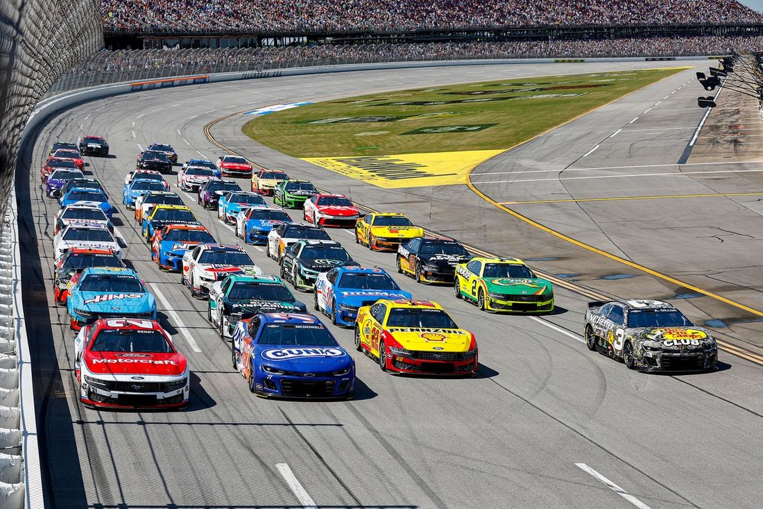 Josh Berry, Wood Brothers Racing Ford, Michael McDowell, Spire Motorsports Chevrolet, Joey Logano, Team Penske Ford, Austin Dillon, Richard Childress Racing Chevrolet