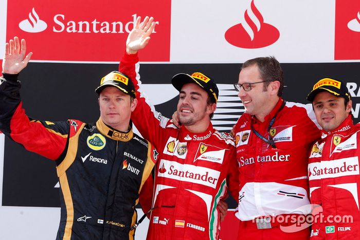Podio: segundo puesto Kimi Raikkonen, Lotus F1, ganador de la carrera Fernando Alonso, Ferrari, Stefano Domenicali, jefe de equipo, Ferrari, tercer puesto Felipe Massa, Ferrari