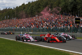 Esteban Ocon, Racing Point Force India VJM11, Sebastian Vettel, Ferrari SF71H, Lewis Hamilton, Mercedes AMG F1 W09 ve Sergio Perez, Racing Point Force India VJM11 birinci turda