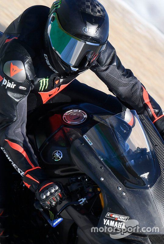 Lewis Hamilton probando la Yamaha Superbike