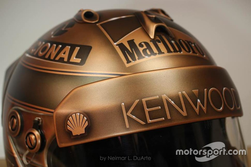 Capacete Ayrton Senna em bronze por Neimar Duarte