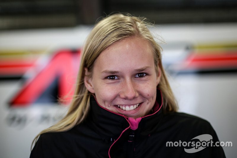 <img class="ms-flag-img ms-flag-img_s1" title="Netherlands" src="https://cdn-2.motorsport.com/static/img/cf/nl-3.svg" alt="Netherlands" width="32" /> Beitske Visser, 23 años