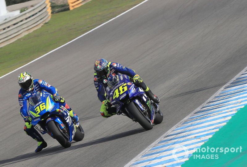 Joan Mir (Team Suzuki MotoGP) et Valentino Rossi (Yamaha Factory Racing)