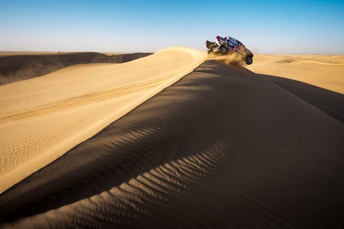 #300 Toyota Gazoo Racing: Nasser Al-Attiyah, Matthieu Baumel