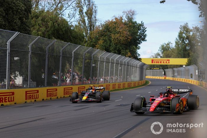 Carlos Sainz, Ferrari SF-23, Sergio Pérez, Red Bull Racing RB19
