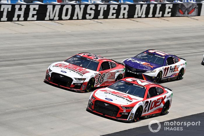 Harrison Burton, Wood Brothers Racing, Dex Imaging Ford Mustang, Todd Gilliland, Front Row Motorsports, The Pete Store Ford Mustang, Denny Hamlin, Joe Gibbs Racing, FedEx Office Toyota Camry