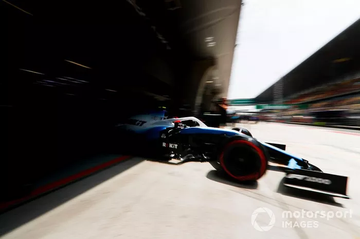 Robert Kubica, Williams FW42, lascia il garage