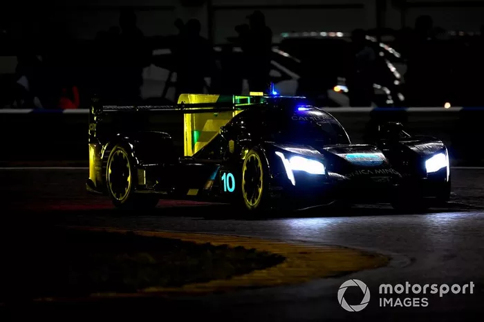 #10 Wayne Taylor Racing Cadillac DPi: Renger Van Der Zande, Jordan Taylor, Fernando Alonso, Kamui Kobayashi