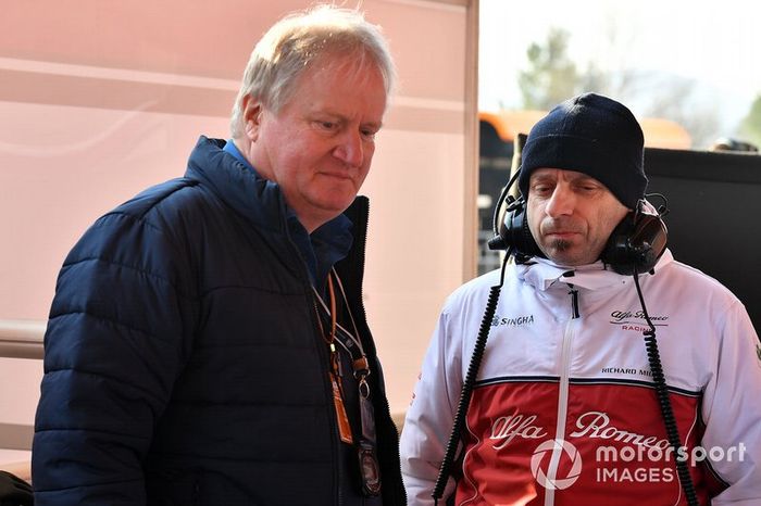Jo Bauer, delegado técnico de la FIA y Simone Resta, Alfa Romeo Racing