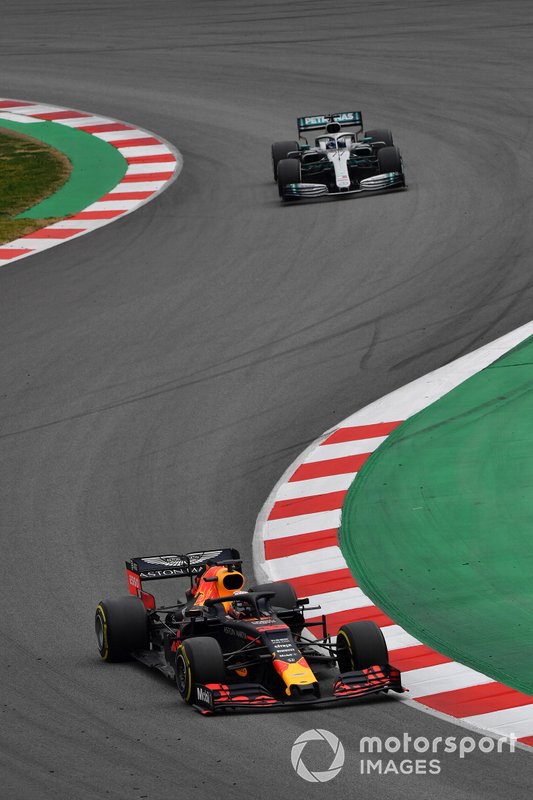 Max Verstappen, Red Bull Racing RB15 e Valtteri Bottas, Mercedes-AMG F1 W10