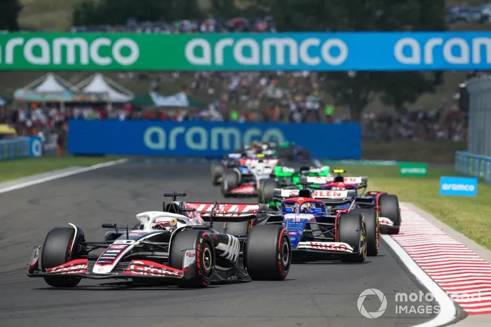 Kevin Magnussen, Haas VF-24, Daniel Ricciardo, RB F1 Team VCARB 01, Yuki Tsunoda, RB F1 Team VCARB 01