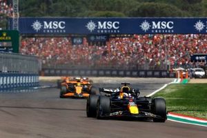 Max Verstappen, Red Bull Racing RB20, Lando Norris, McLaren MCL38, Charles Leclerc, Ferrari SF-24
