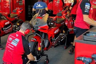 Detail motor tim Ducati