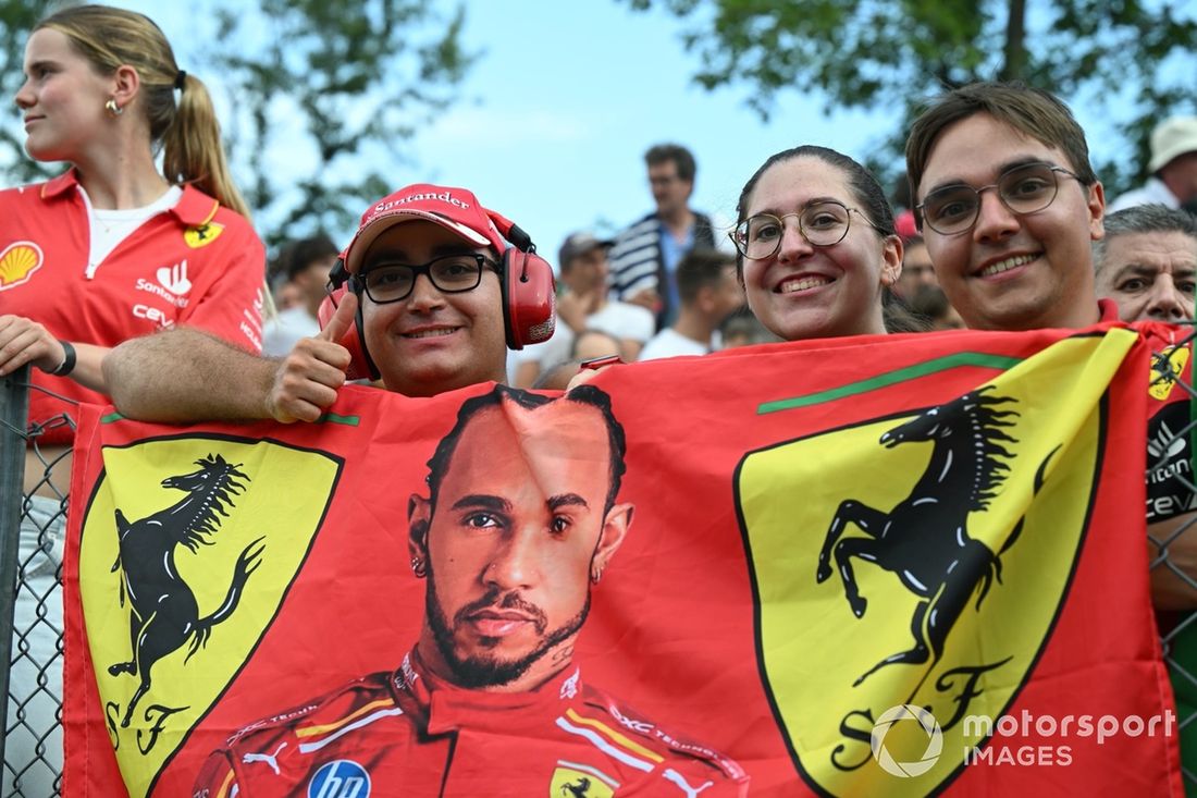 Os Tifosi mostram o seu apoio à Scuderia Ferrari