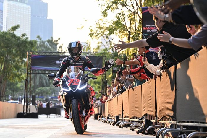 マルコ・ベゼッキ（アプリリア・レーシング