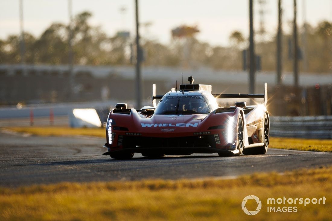 #31 Cadillac Whelen Cadillac V- Series.R: Jack Aitken, Earl Bamber, Frederik Vesti, Felipe Drugovich