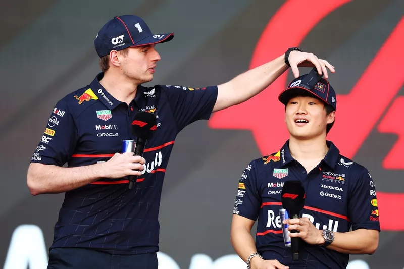 Max Verstappen, Red Bull Racing, Yuki Tsunoda, Red Bull Racing Team