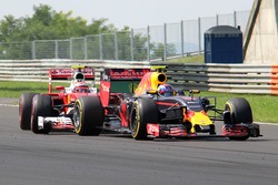 Макс Ферстаппен, Red Bull Racing RB12 и Кими Райкконен, Ferrari SF16-H