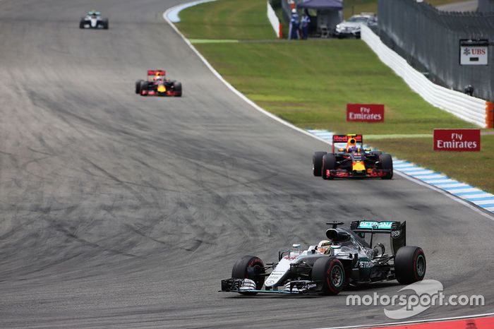 Lewis Hamilton, Mercedes AMG F1 W07 Hybrid