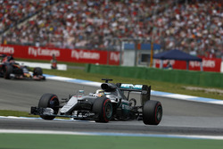 Льюис Хэмилтон, Mercedes AMG F1 W07 Hybrid