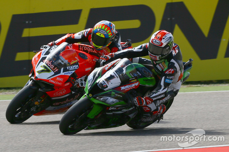 Jonathan Rea, Kawasaki Racing; Chaz Davies, Ducati Team